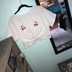 Cropped cherry tee